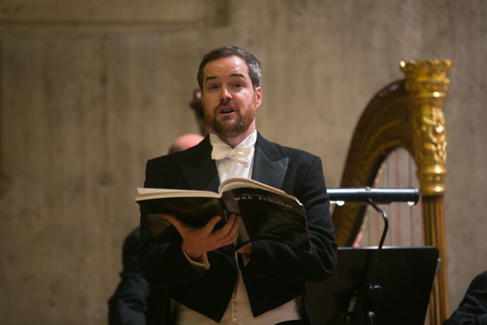 Der Bariton Ronan Collett, Foto: Roberto Bulgrin